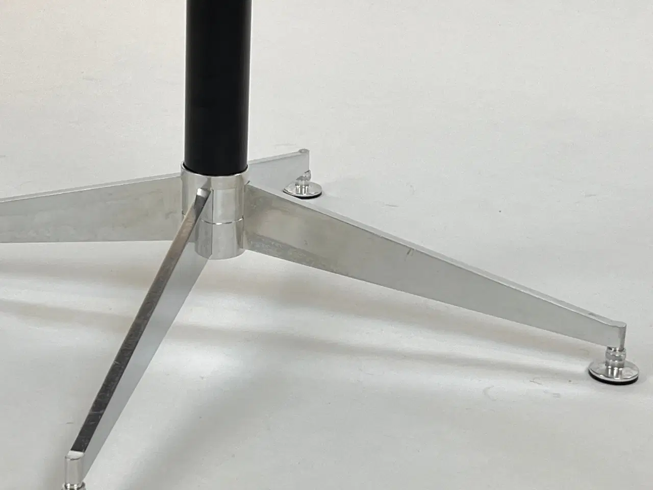 Billede 3 - Bord – Sort Ø70 cm