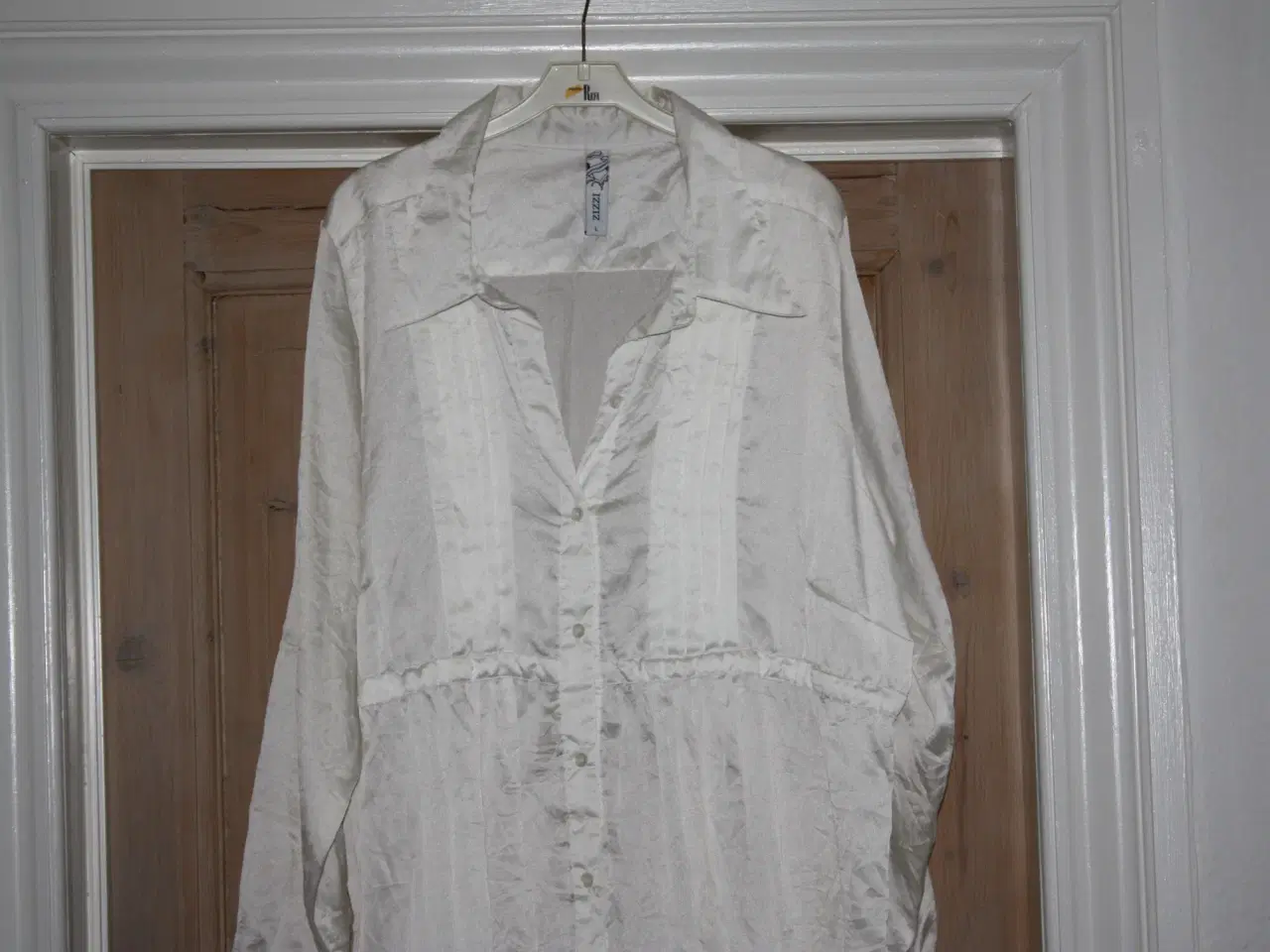 Billede 2 - ZIZZI bluse str. L / måske 52 bryst 130 cm 