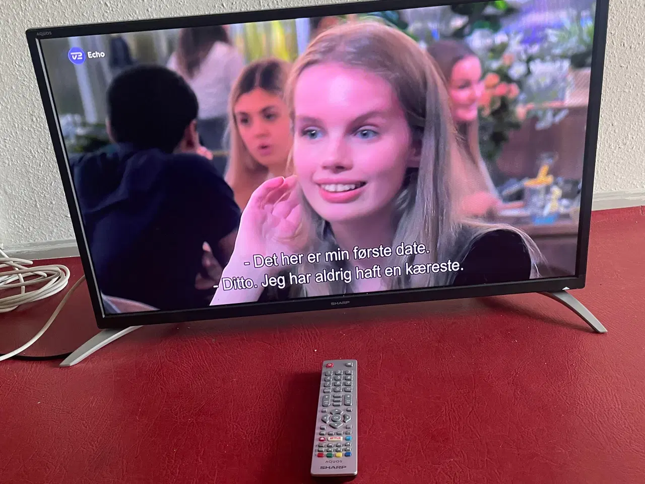 Billede 7 - Smart TV  Sharp 32 tommer,  med  fjernbetjening 