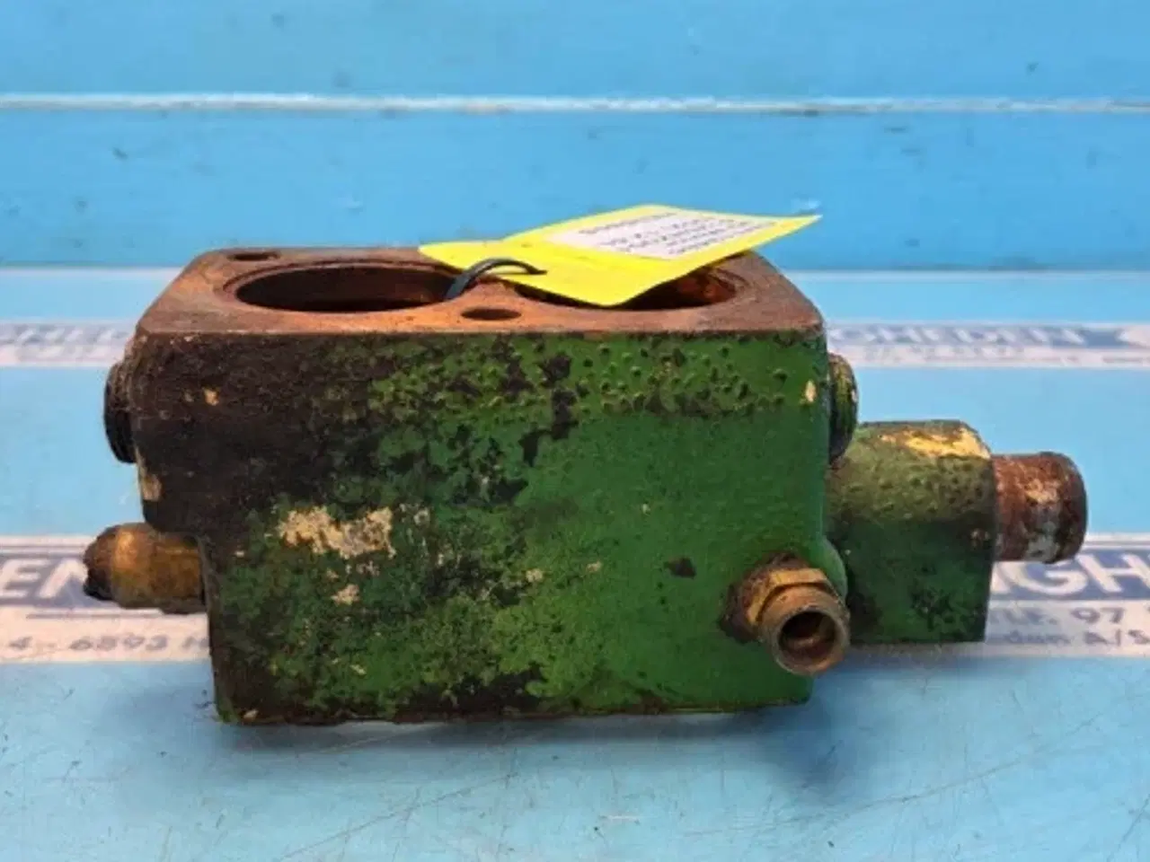 Billede 12 - John Deere 6125HZ001 Thermostat Hus RE501605