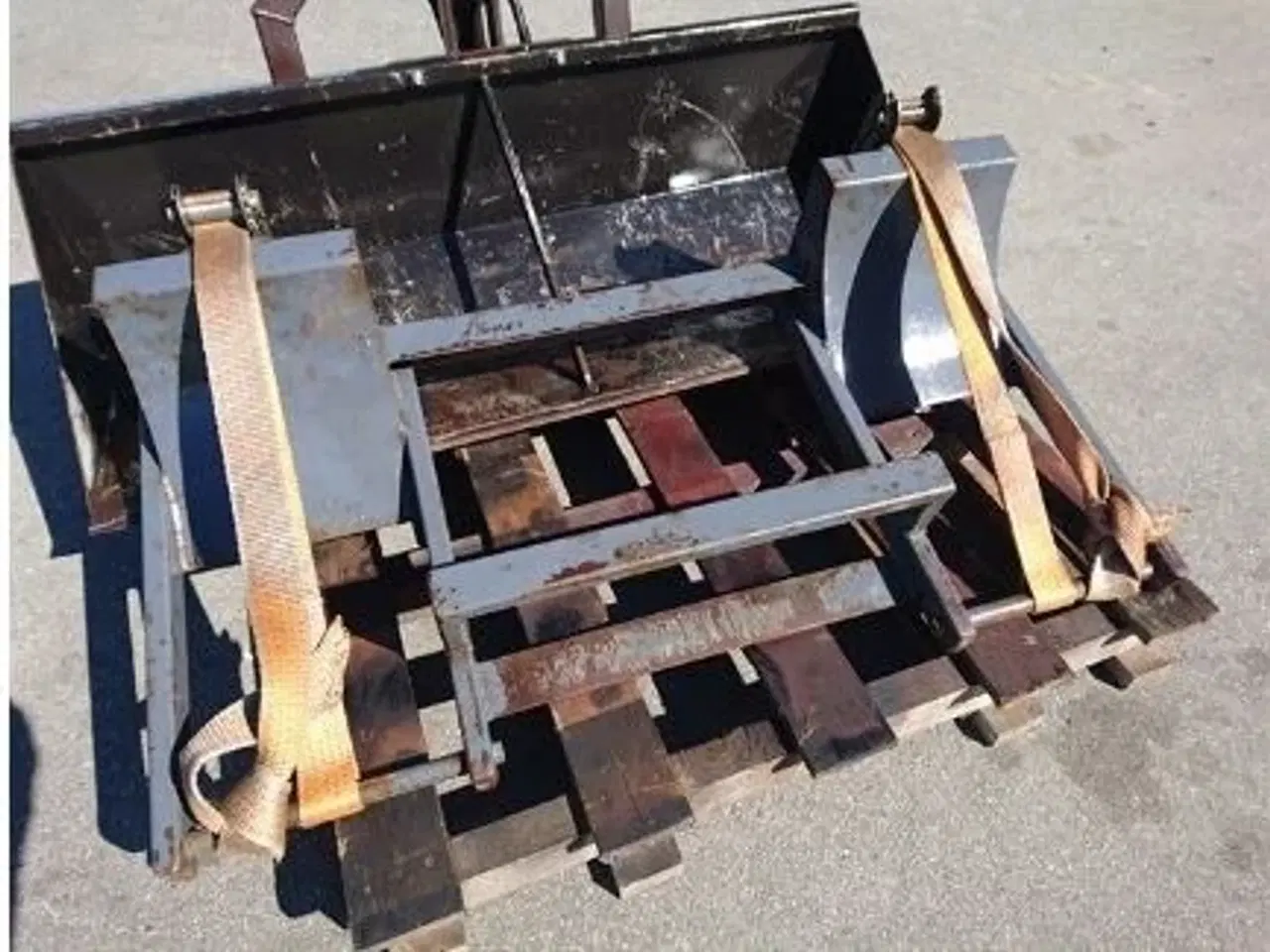 Billede 1 - - - - STOP Klods/suringsbeslag