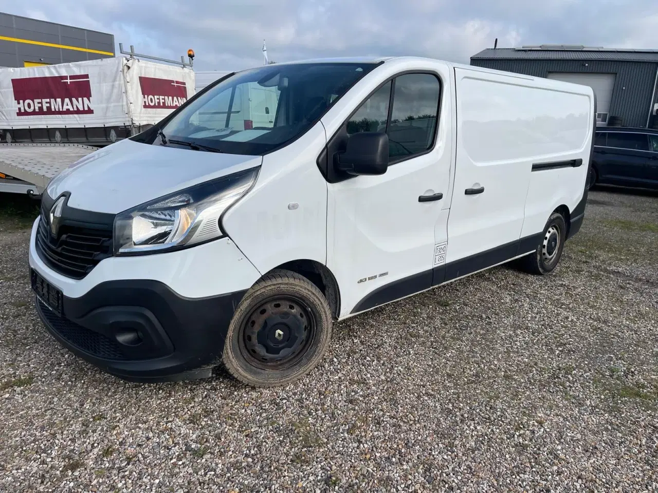 Billede 1 - Renault Trafik halv køl