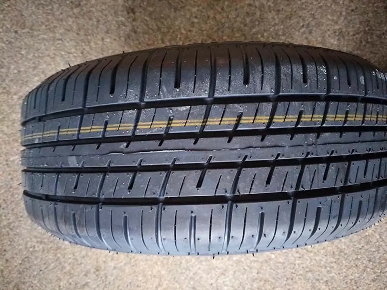 Billede 2 - Hjul komplet 195/60R12 5x165,1