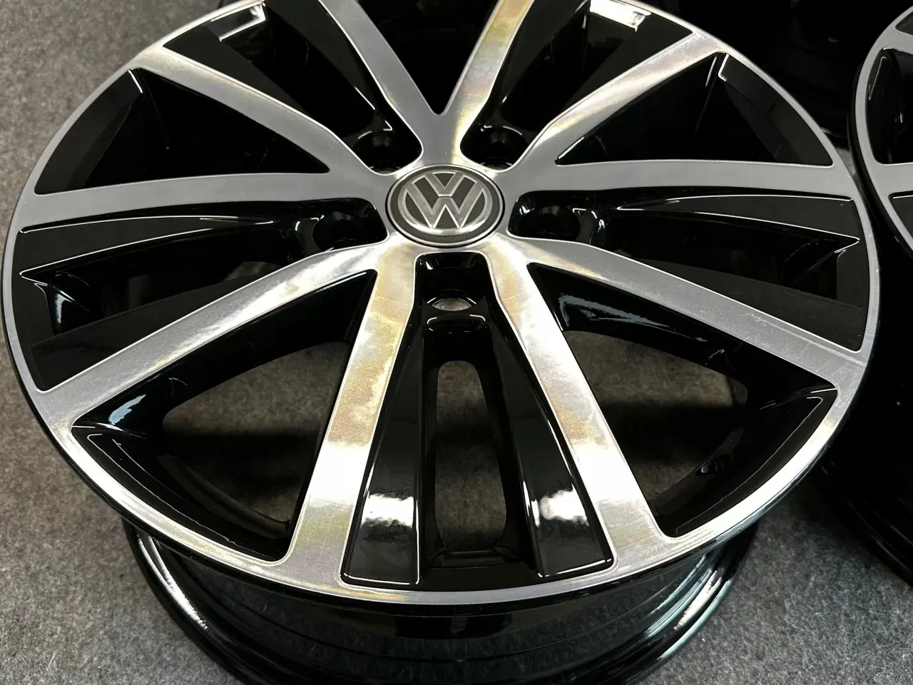 Billede 3 - VW T6 MULTIVAN CARAVELLE 7.0" x 17" 5x120 ET 55