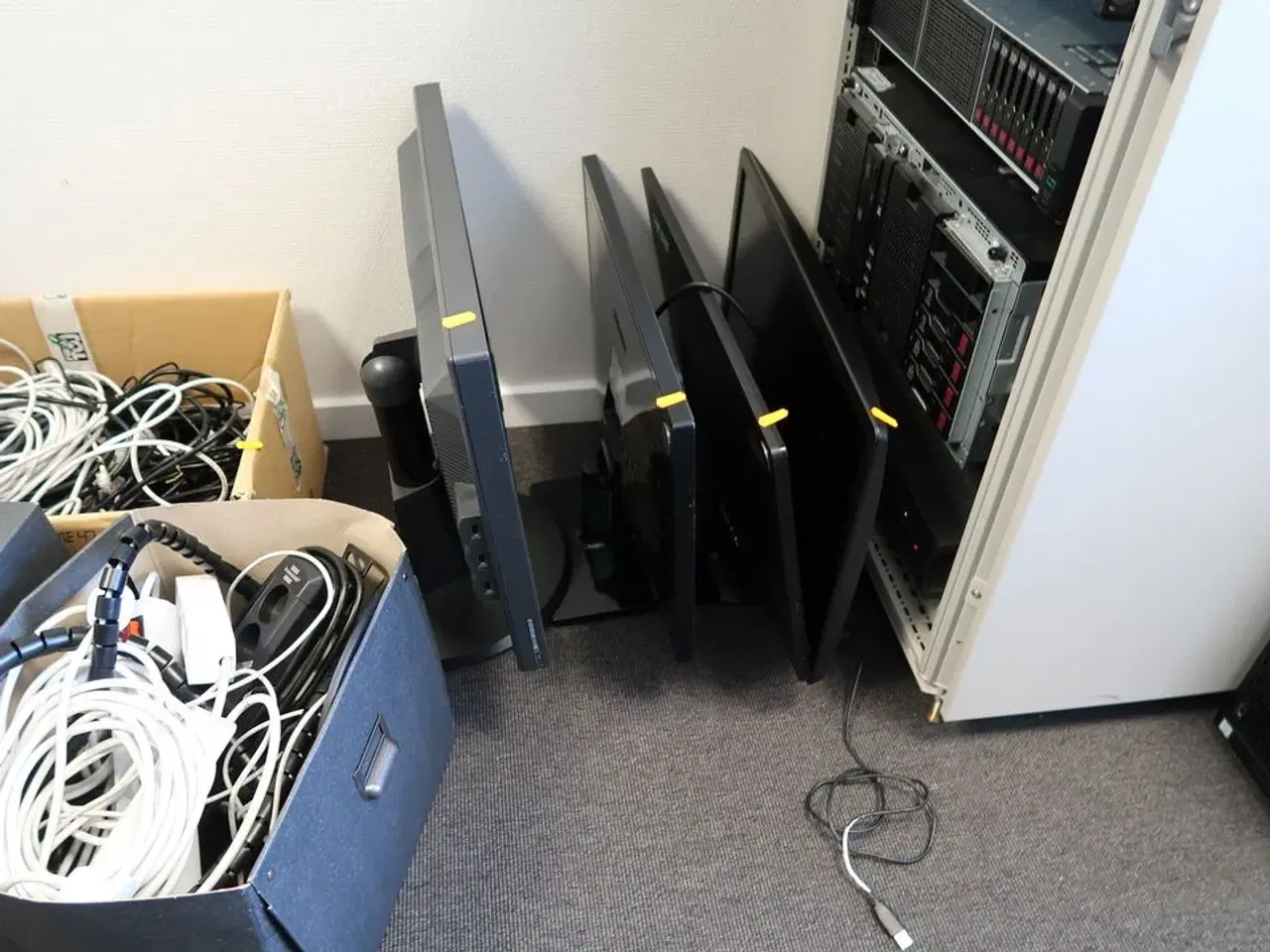 Billede 1 - 4 stk. computerskærme SAMSUNG S24D390HL, ACER S240HL m.fl.