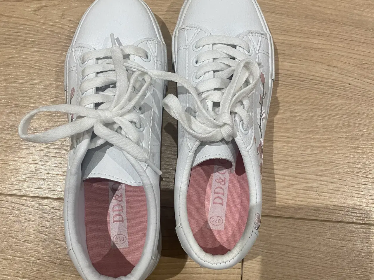 Billede 2 - Hvide sko