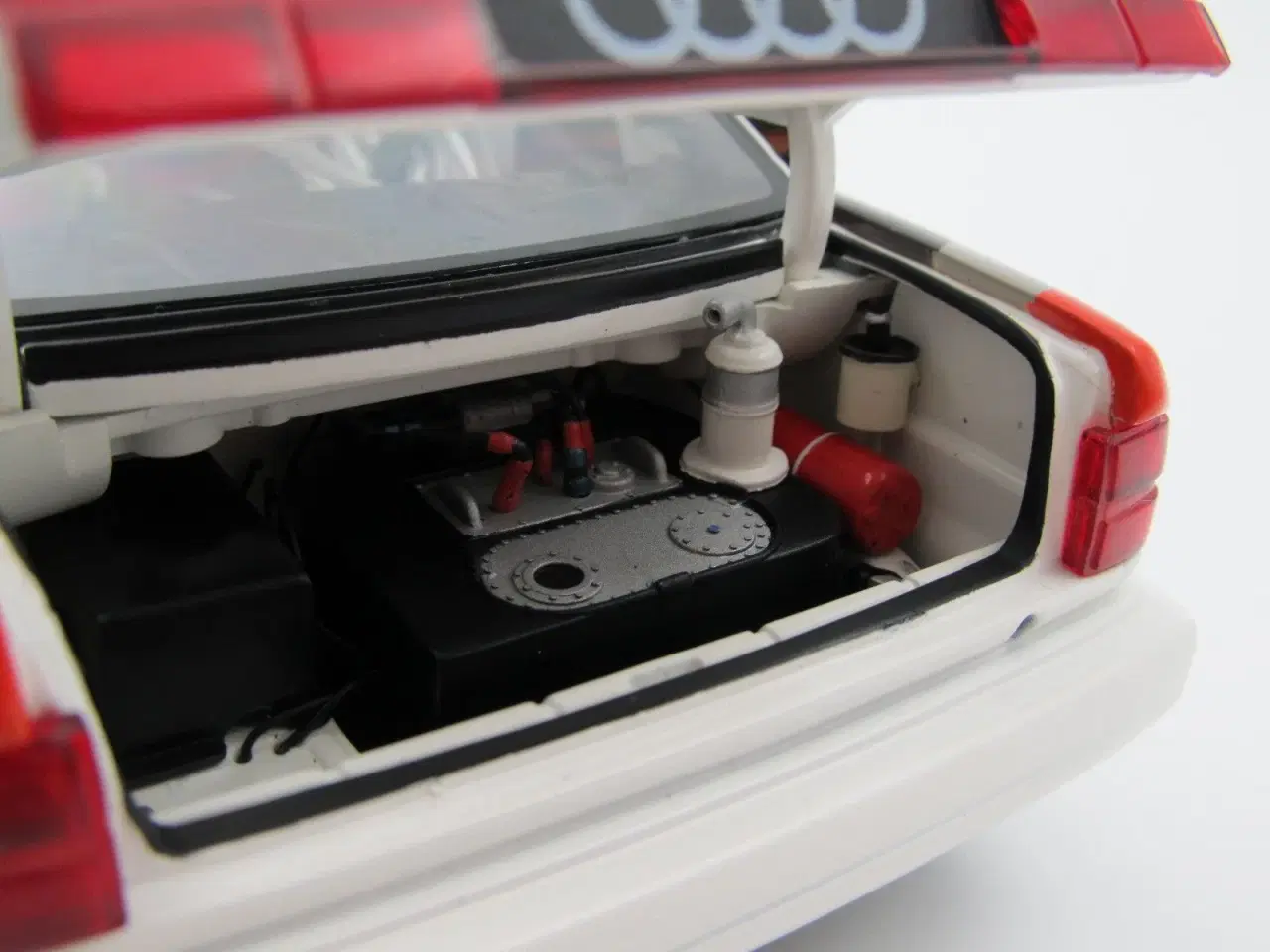 Billede 7 - 1990 Audi V8 Quattro DTM - 1:18 - MINICHAMPS