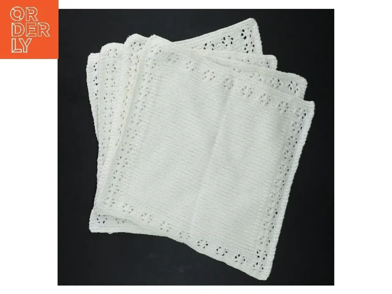 Billede 1 - Strikkede servietter (str. 4 styk, 27x24 cm)