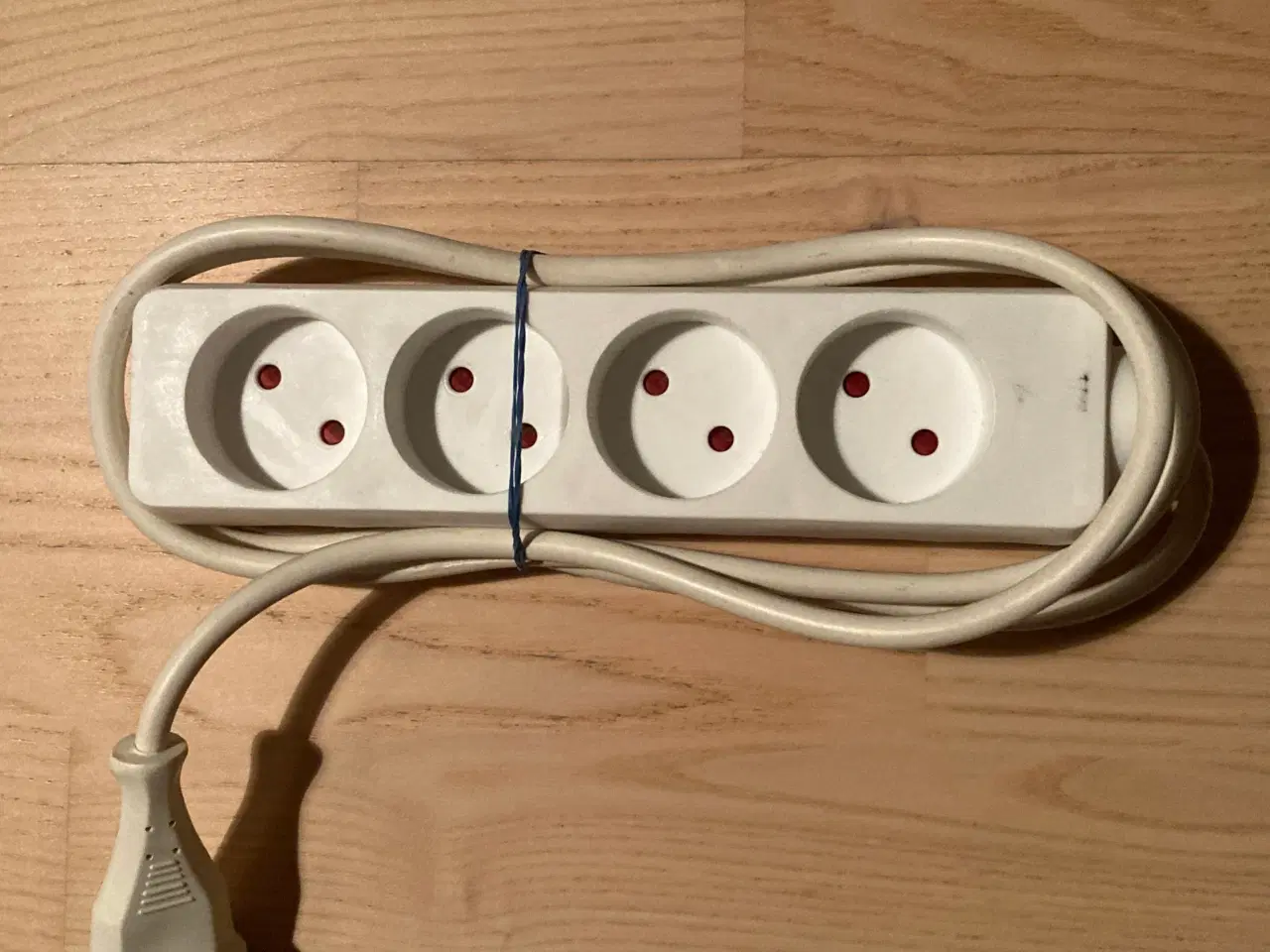 Billede 4 - Stikdåse med 4 udtag