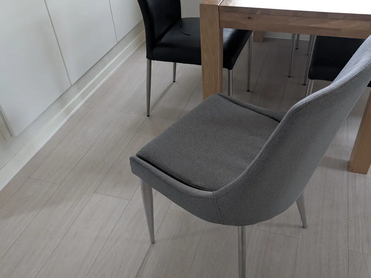 Billede 3 - Spisestue stole i stof og metal