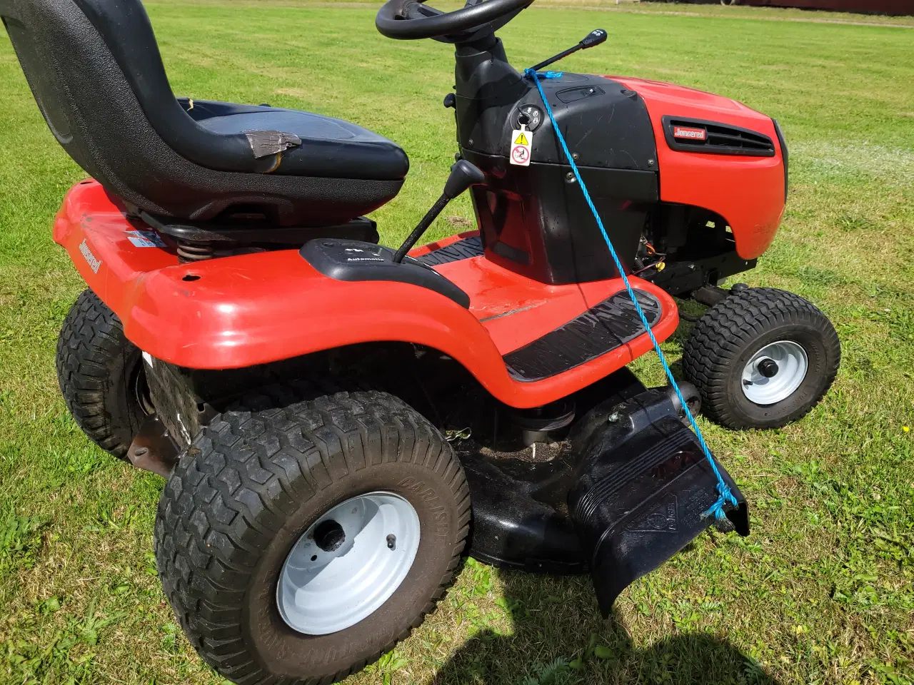 Billede 5 - Velkørende Jonsered LT2317A 42" Hydrostatgear 
