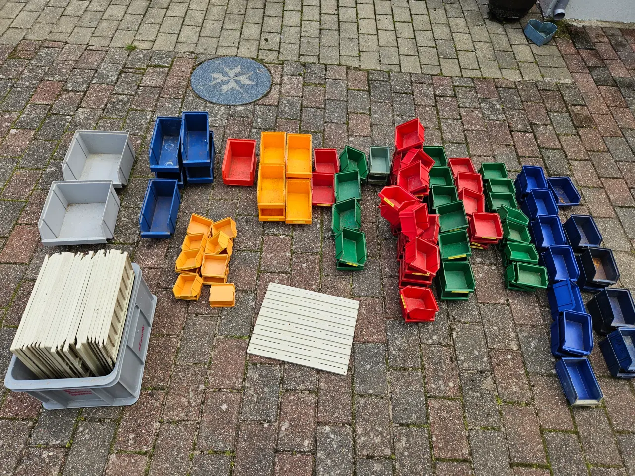 Billede 1 - Værkstedstavler med skuffer og kroge