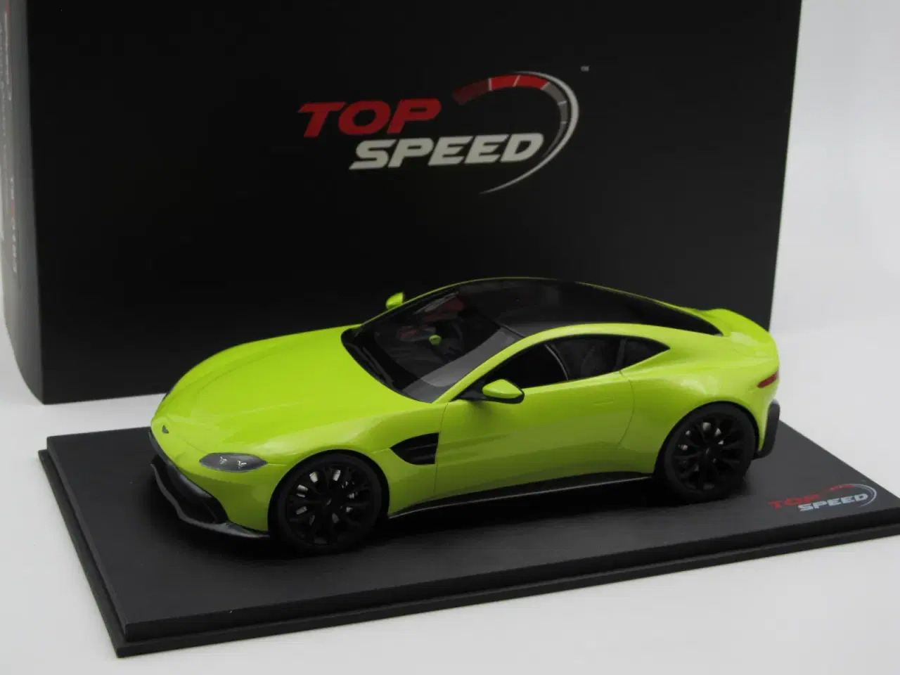 Billede 1 - 2018 Aston Martin Vantage Limited Edition - 1:18