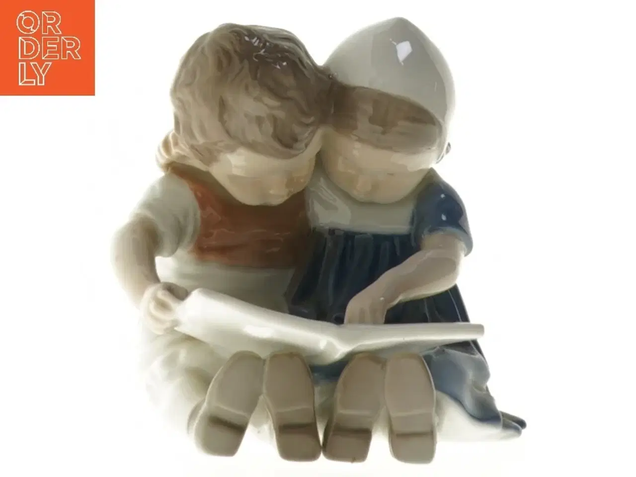 Billede 1 - Figur af børn (str. 9x11 cm) fra Bing & Grøndahl