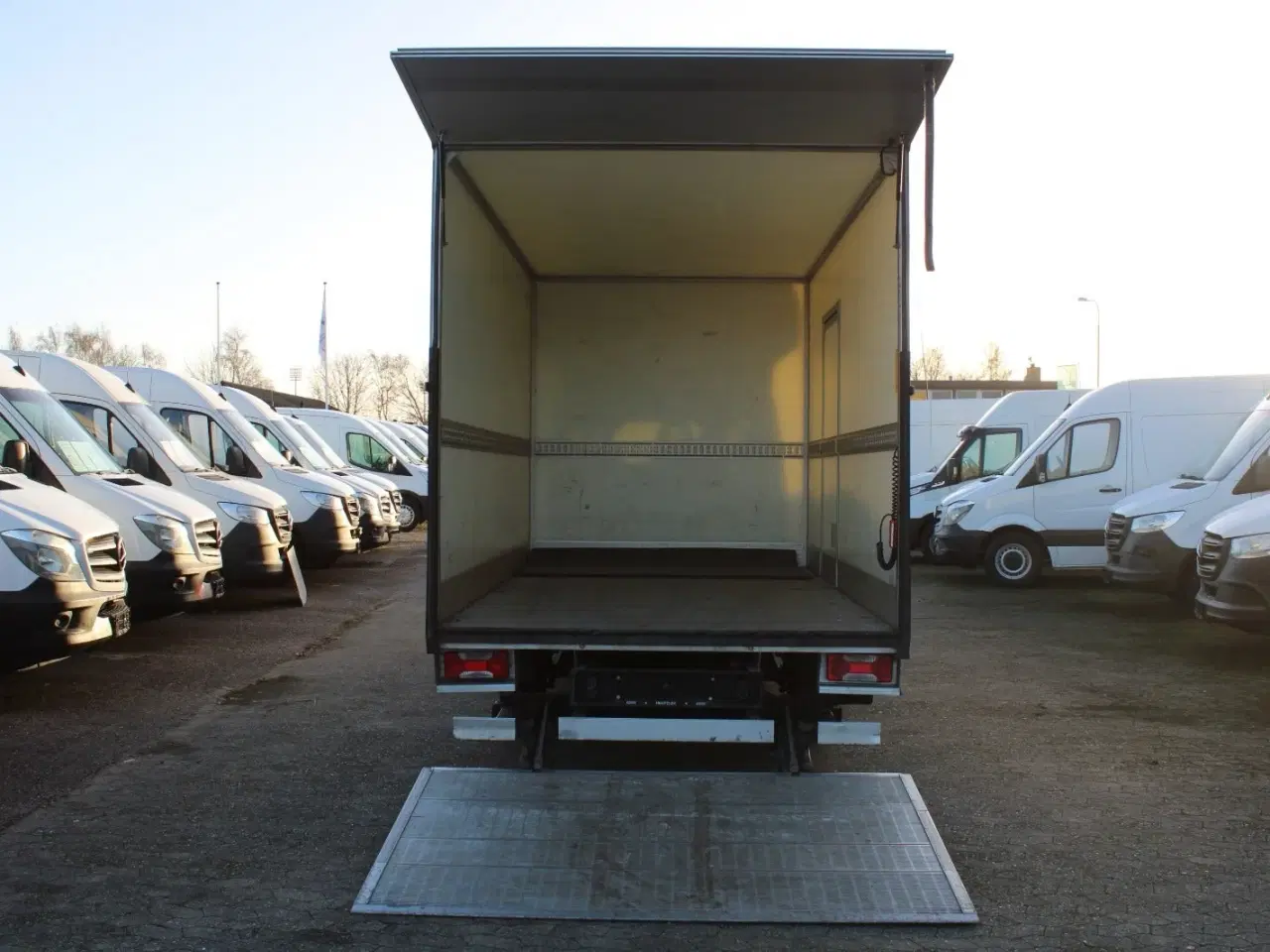 Billede 11 - Iveco Daily 2,3 35S14 Alukasse m/lift AG8