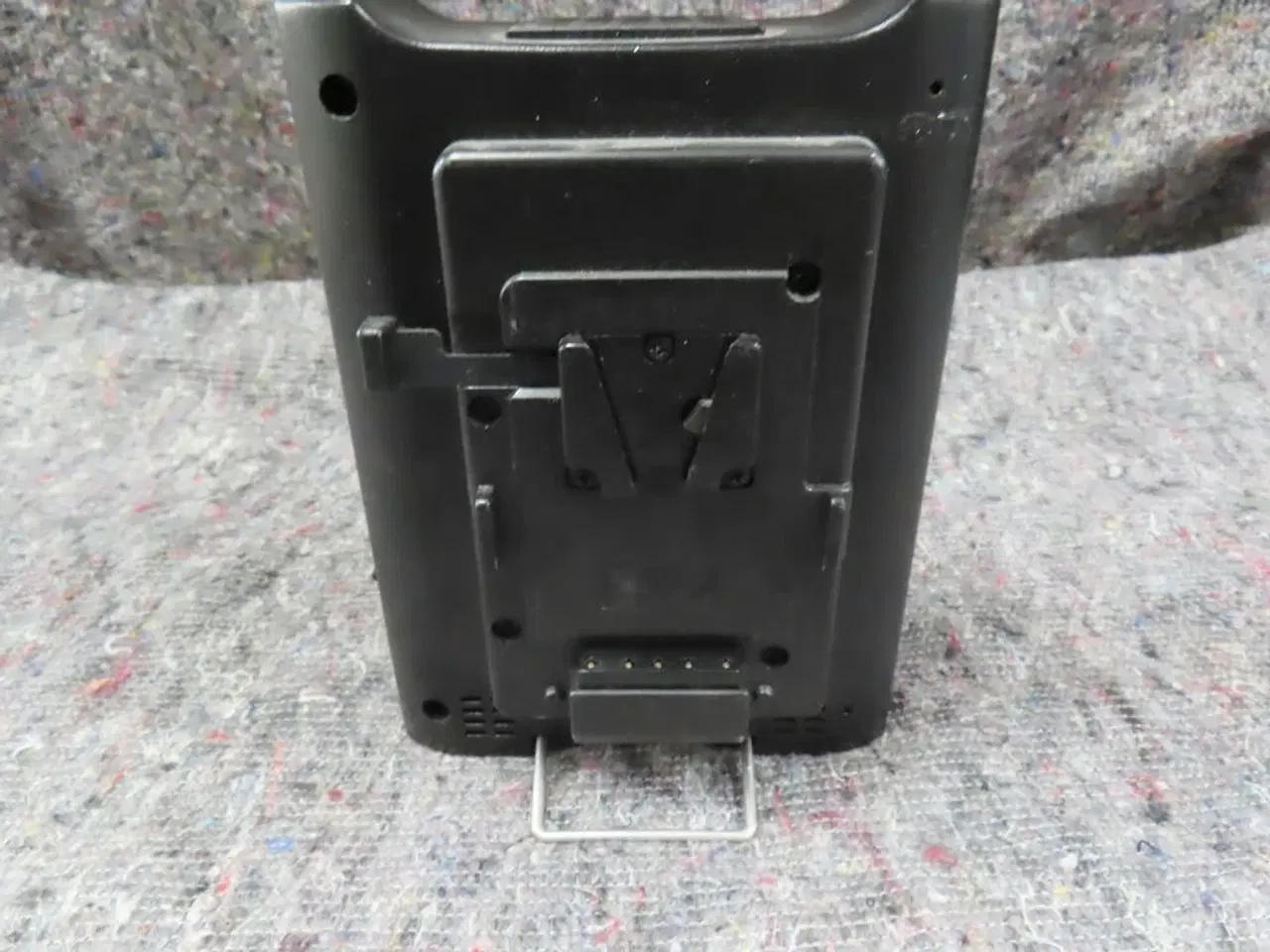 Billede 3 - Oplader til 2 batterier - SWIT (MOMSFRI)