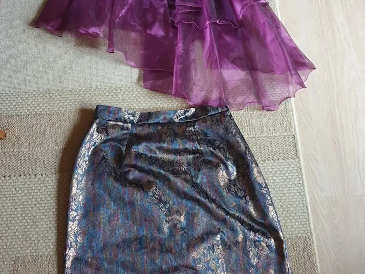 Billede 3 - Flot gallakjole der kan deles i top og nederdel