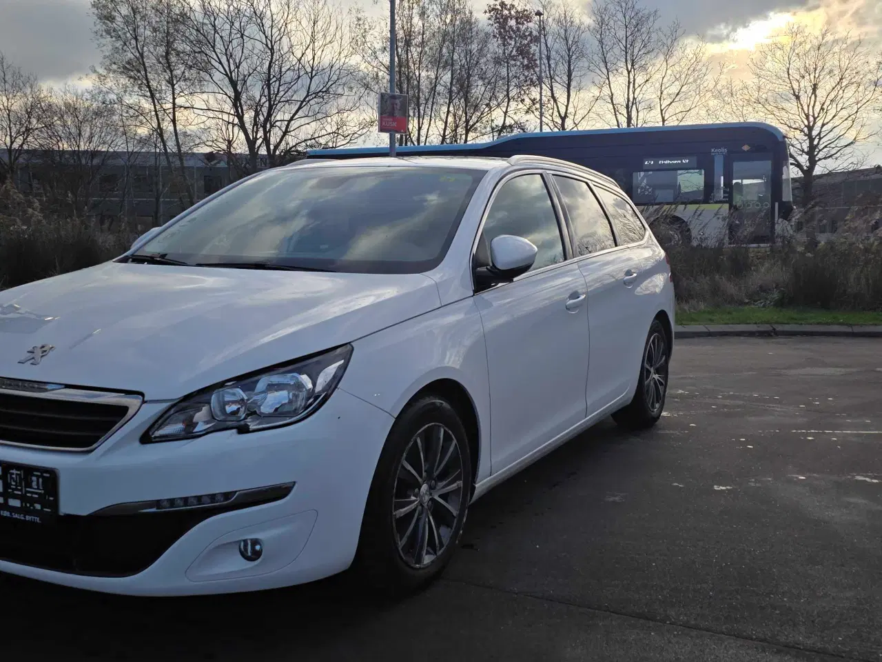 Billede 2 - Peugeot 308 1.6 BlueHDi Diesel med træk 