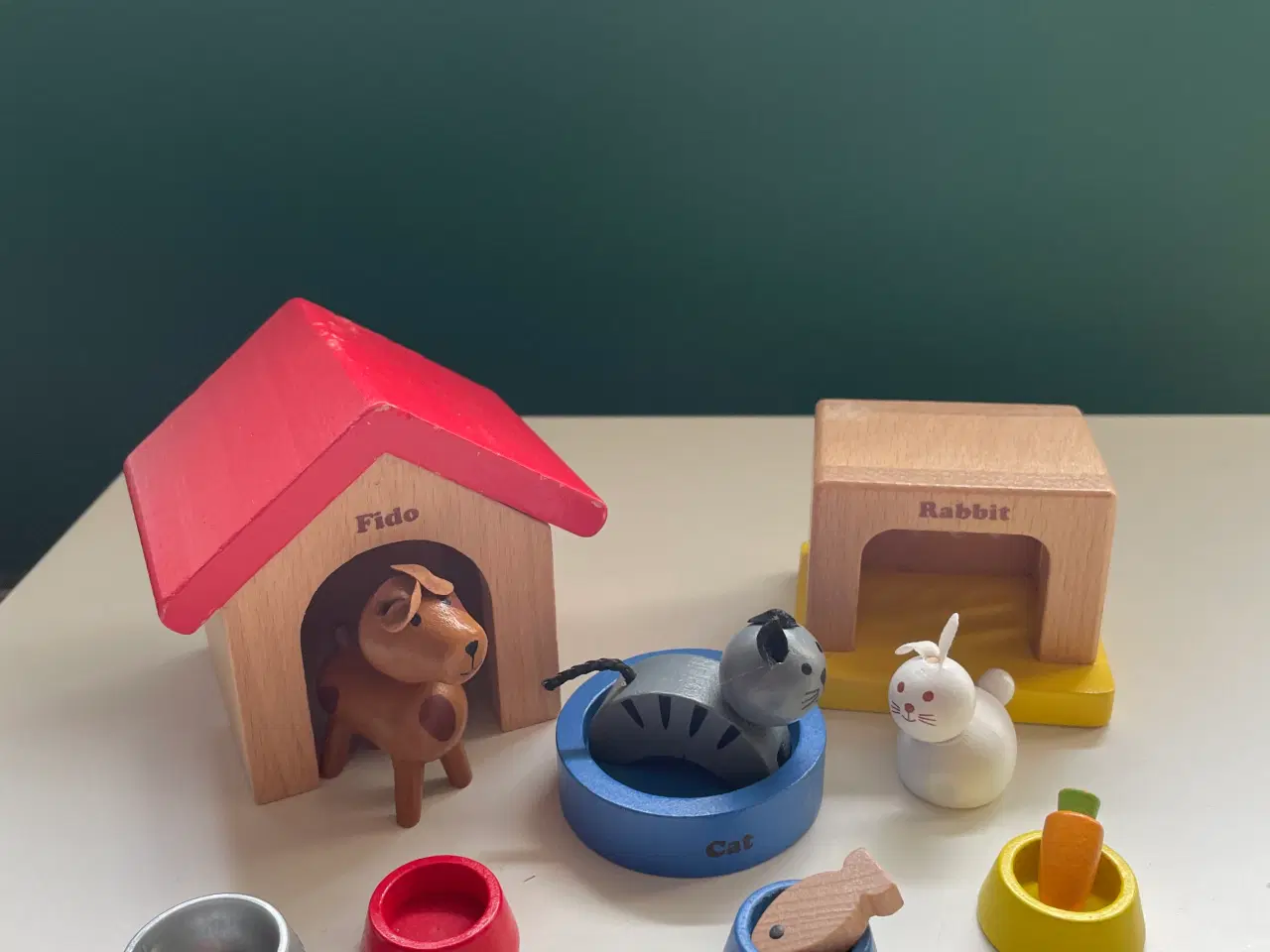 Billede 1 - Kæledyr med madskåle og huse