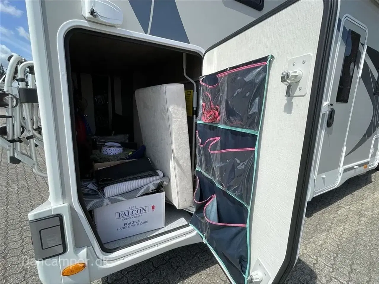 Billede 32 - 2020 - Chausson Titanium 640   Kommissionsbil. Lounge siddegruppe , Dobbeltseng, Populær model , 170Hk, 6-trins automatgear, solcelle, inverter 1500W