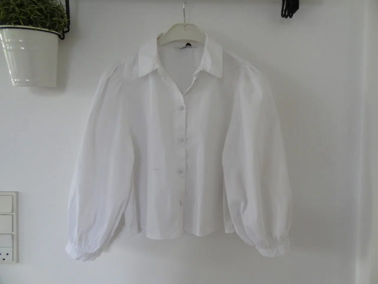 Billede 12 - Skjorte, Skjortebluse, Hvid Pigalle str 34