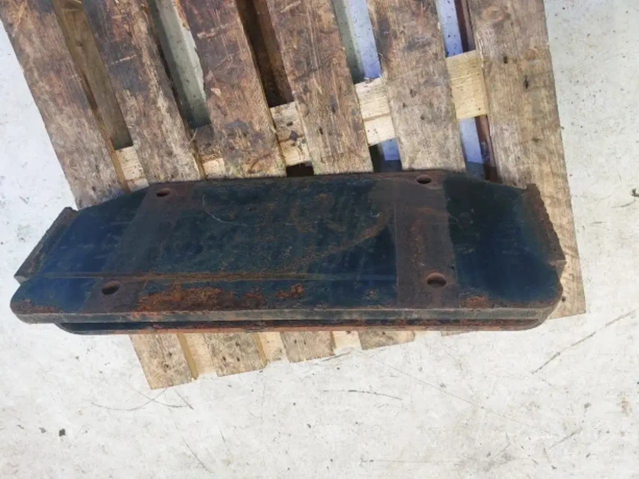 Billede 5 - Massey Ferguson 8480 Front Vægt Camme 3781211M93