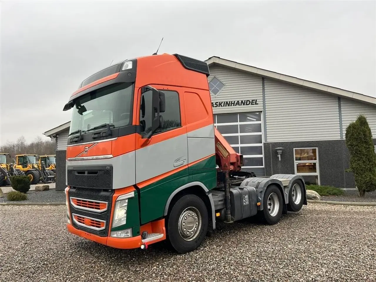 Billede 15 - Volvo FH 500 6x4 med tandemløft og aftagelig HMF 1150 kran+ 2 strengs hydraulik