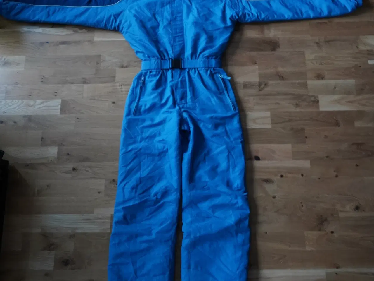 Billede 1 - Lyseblå/mørkeblå heldragt skidragt/flyverdragt