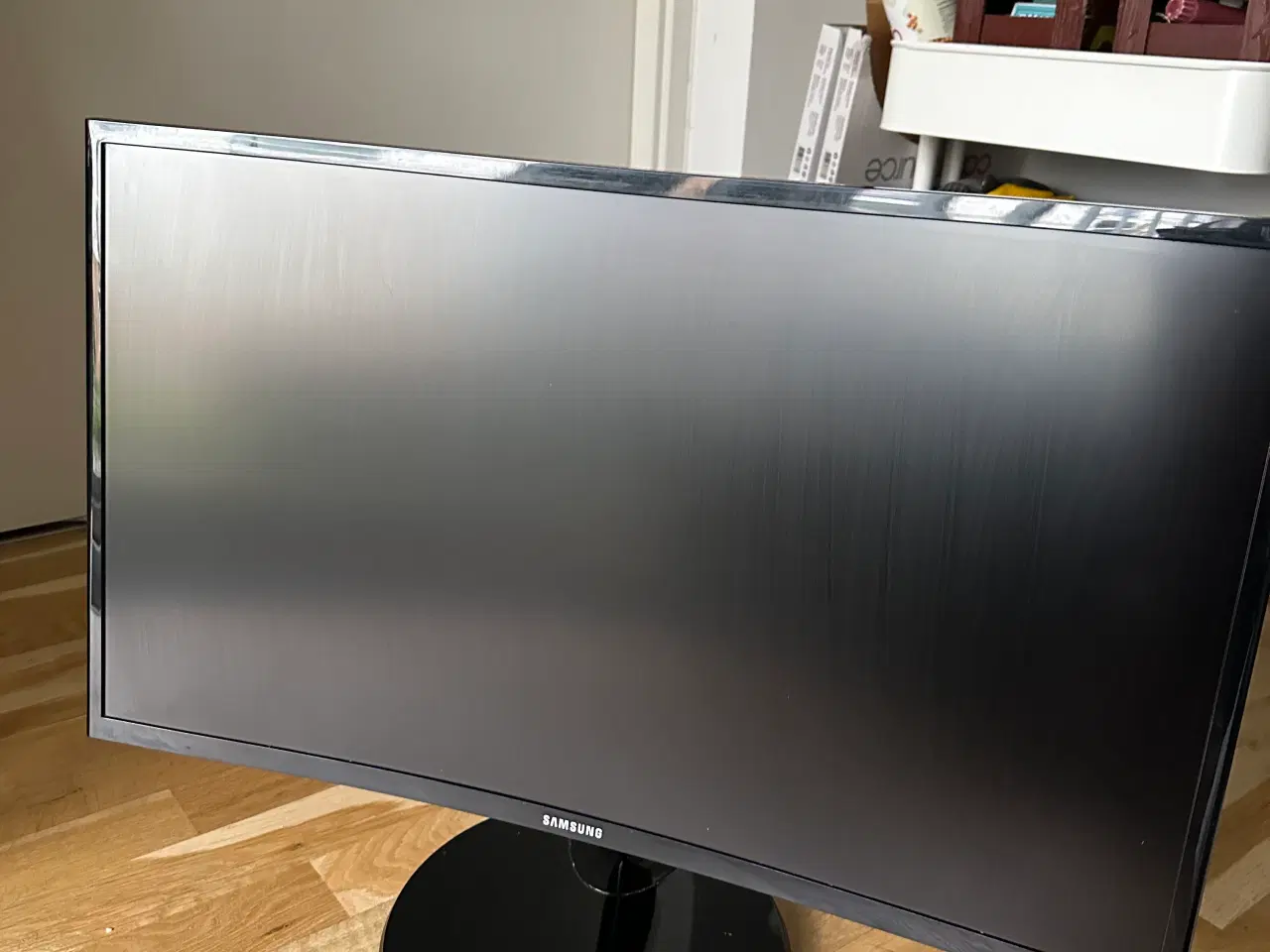 Billede 3 - 🖥️ Samsung 27” Curved Monitor – Perfekt stand!
