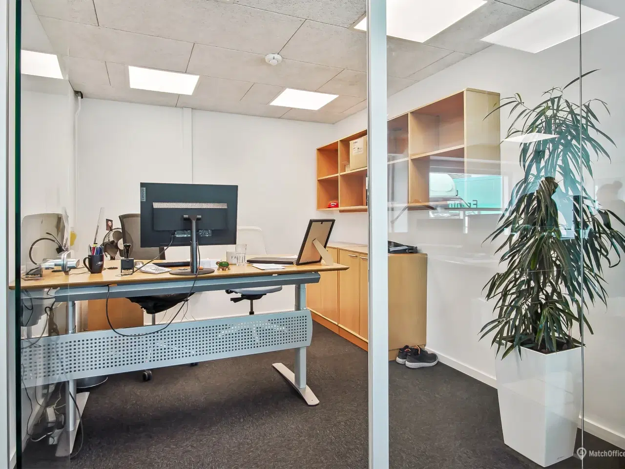 Billede 22 - Stort kombineret lager- og kontorlejemål i Vejle med 6 m loft og nem adgang til E45