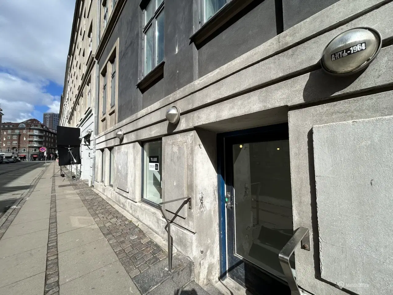 Billede 1 - Kontor til leje på Gasværksvej 11. kld.