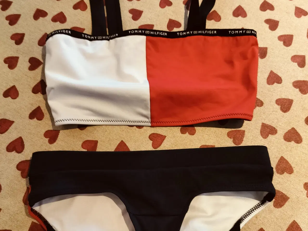 Billede 1 - Bikini 122 Tommy Hilfiger 