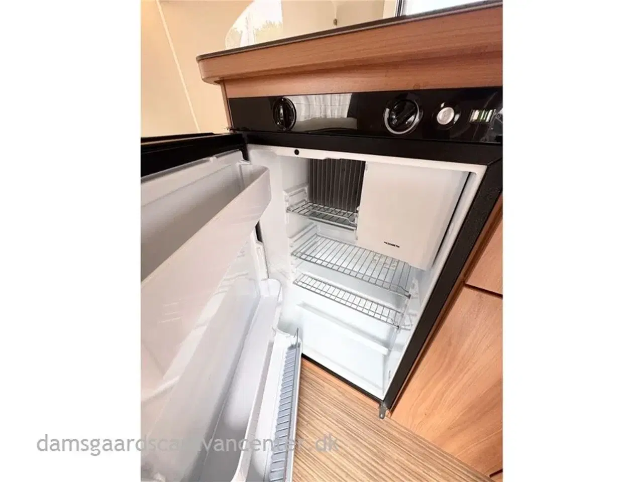 Billede 11 - 2018 - Hymer Touring Familia 310   Forventes på lager primo uge 23