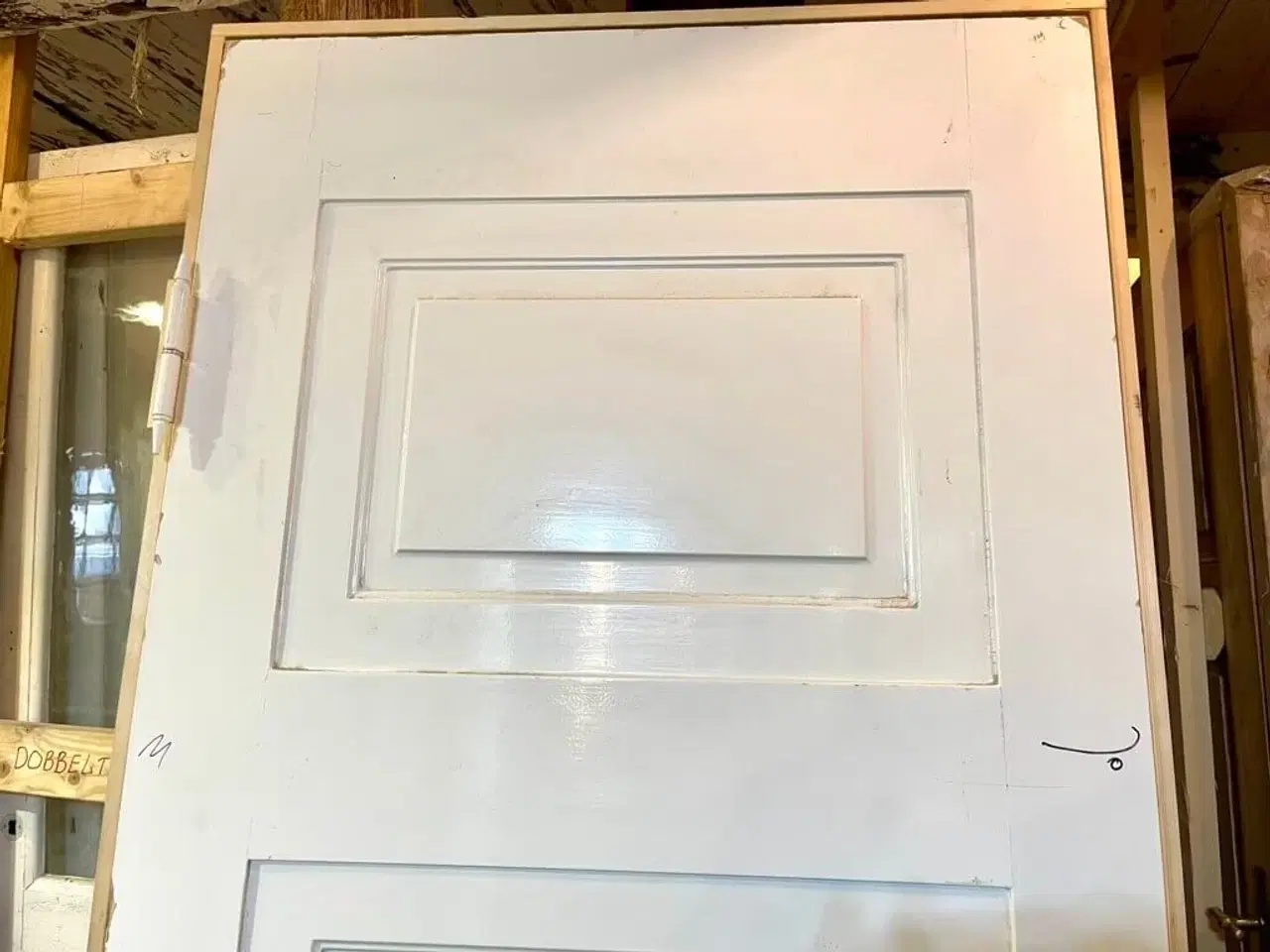 Billede 3 - Klassisk fyldningsdør m. fine greb og karm