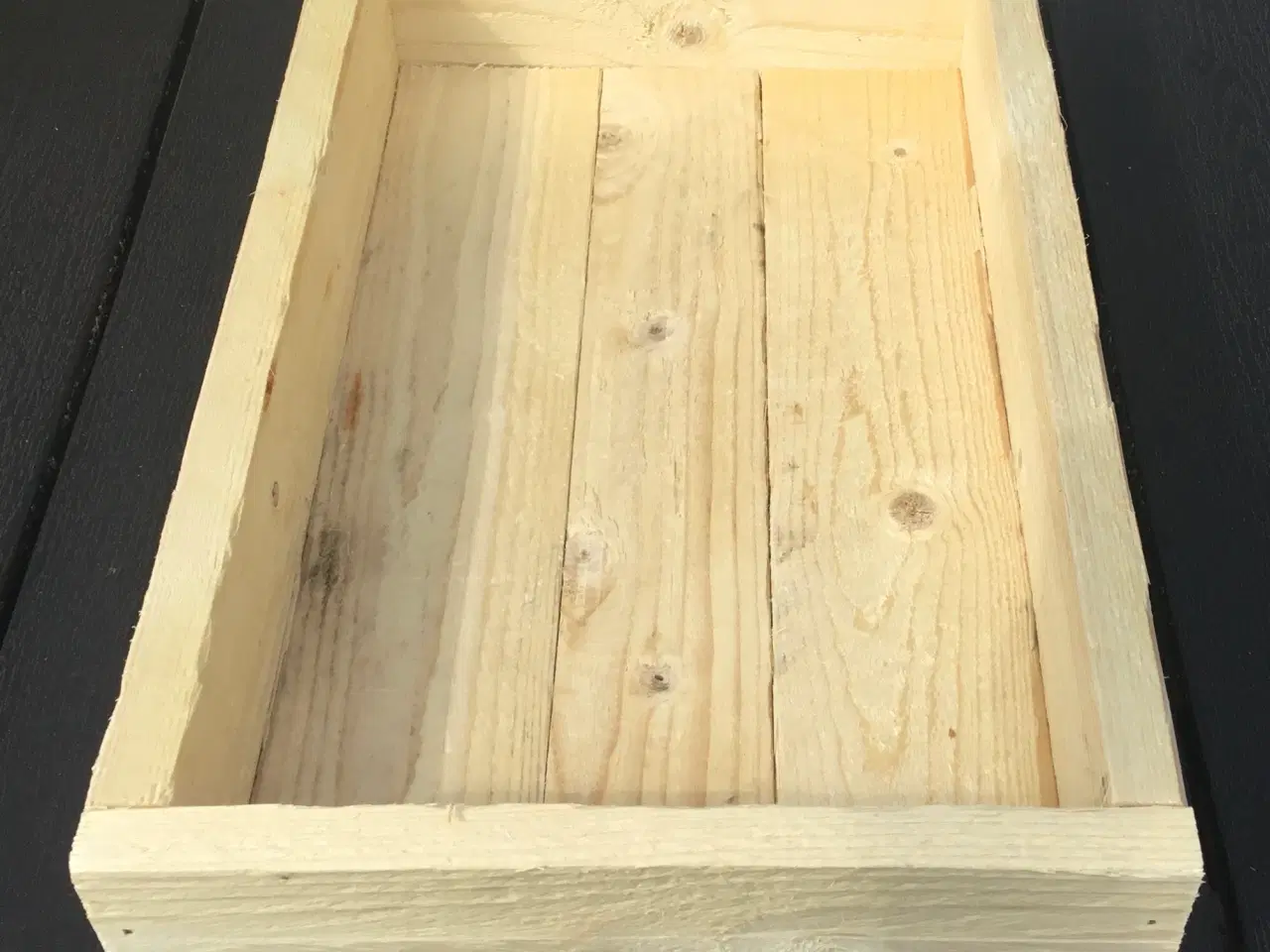 Billede 4 - Træ kasse / bakke 60 kr.  40,1 x 24,9