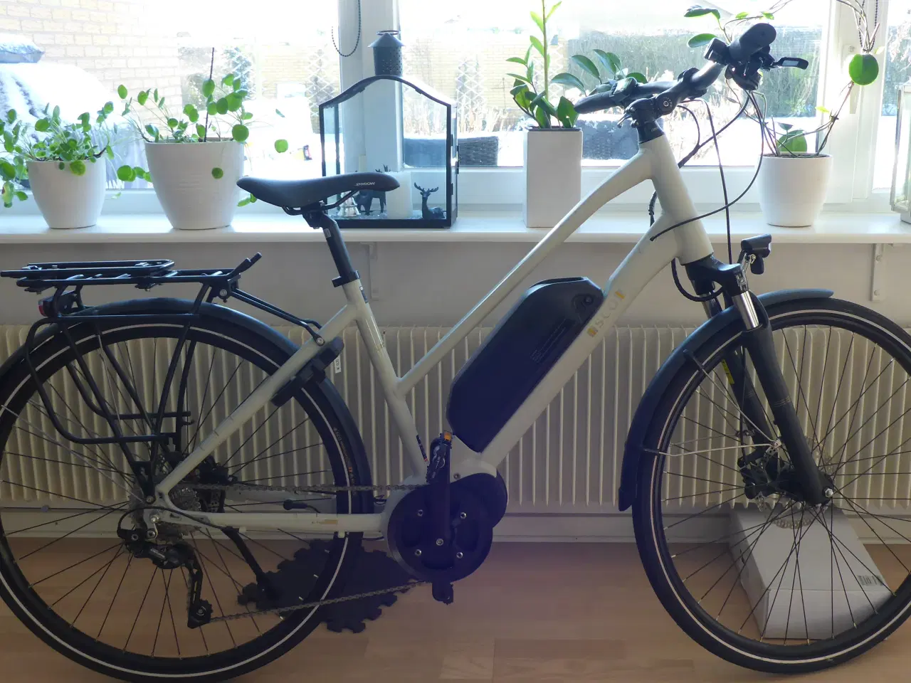 Billede 1 - El-cykel SCO Premium E-Trekking 28″ – Dame