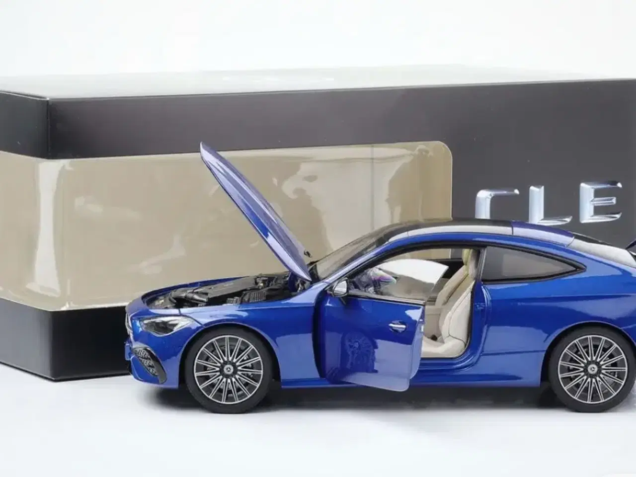 Billede 4 - 1:18 Mercedes CLE Coupe 2023