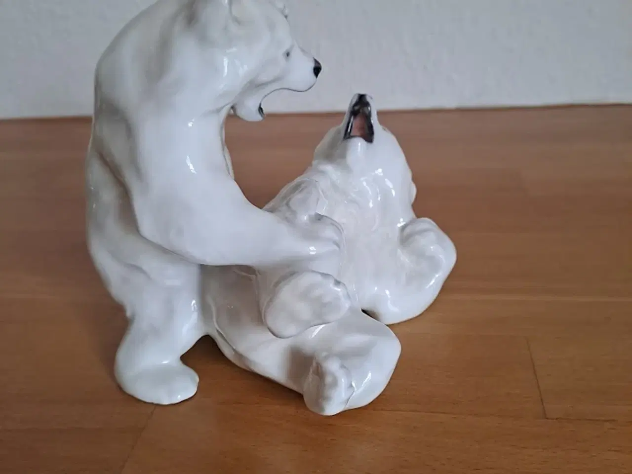 Billede 3 - Bing & Grøndahl porcelænsfigur isbjørne unger