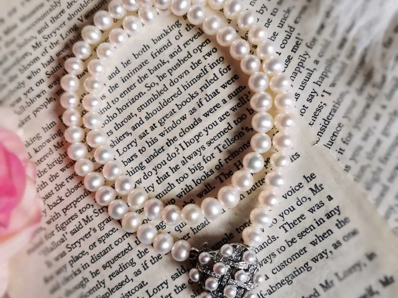 Billede 11 - Perlehalskæde med hjertevedhæng