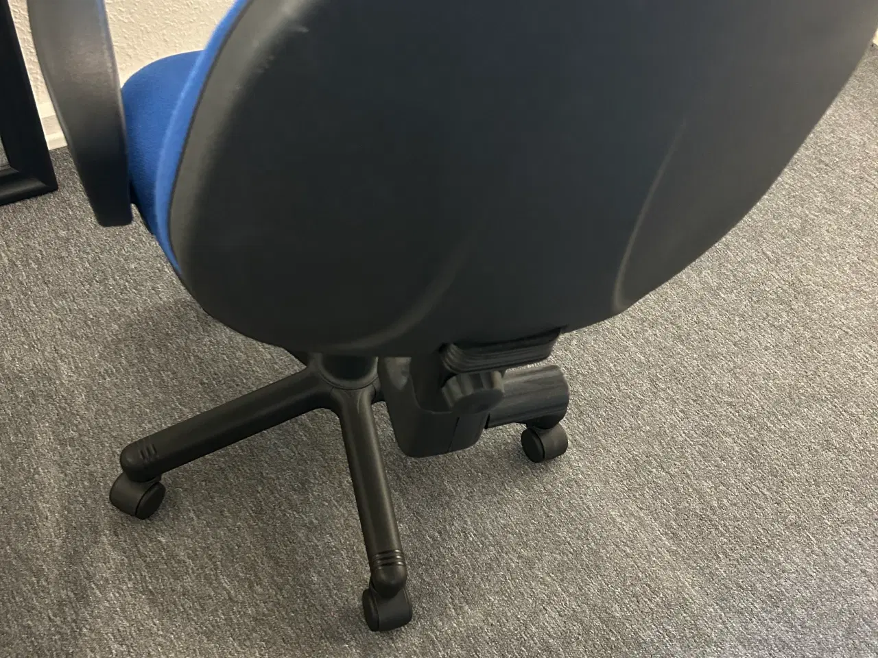 Billede 8 - Kontor bord og kontor stol