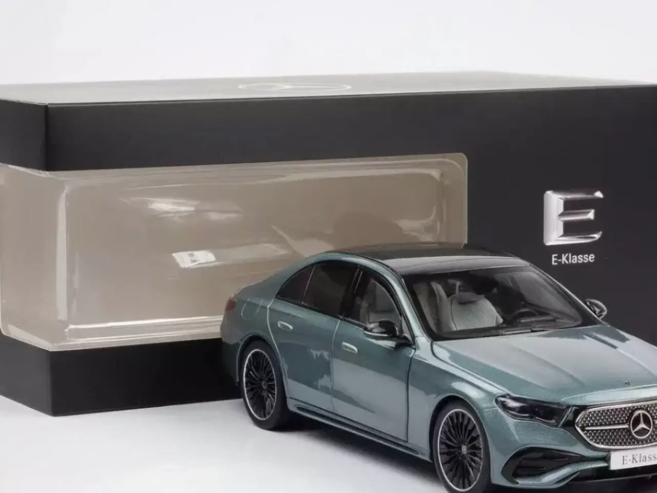 Billede 8 - 1:18 Mercedes E-Class W214 2024