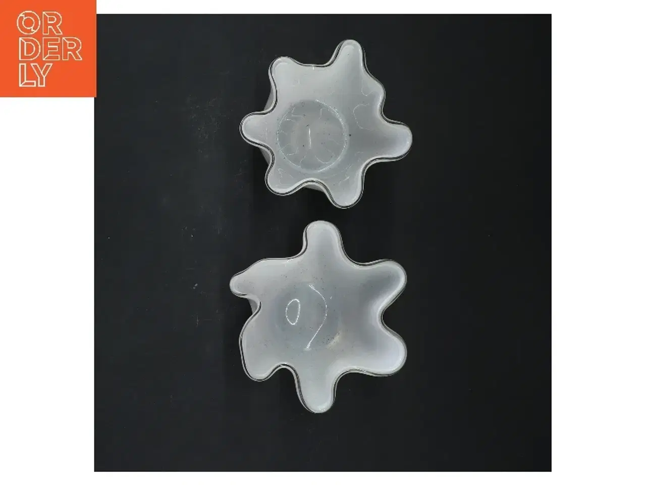 Billede 2 - Hvide vaser/lysestager(str. 2 styk, 10x8 cm)