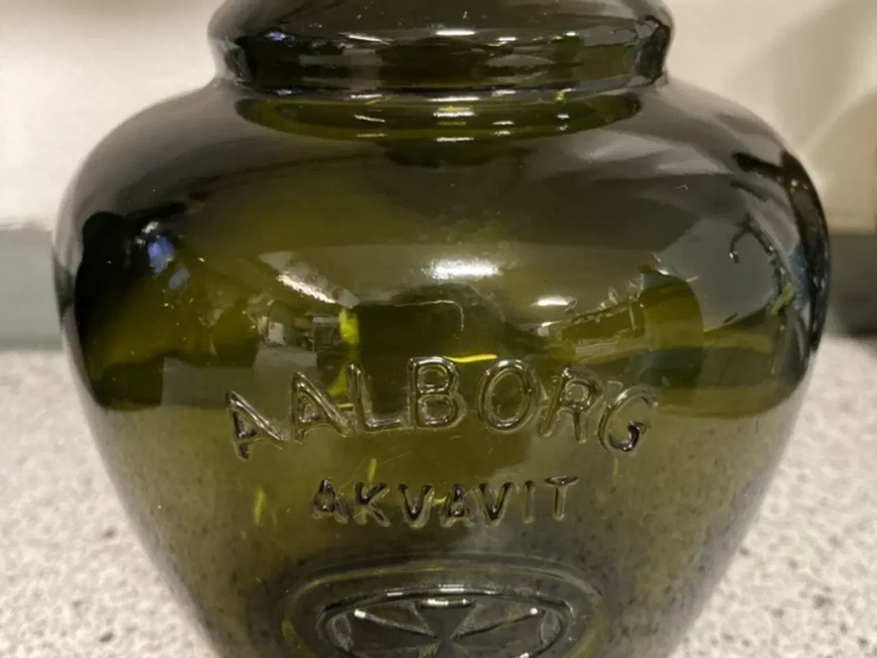 Billede 2 - Akvavit flasker med årstal 