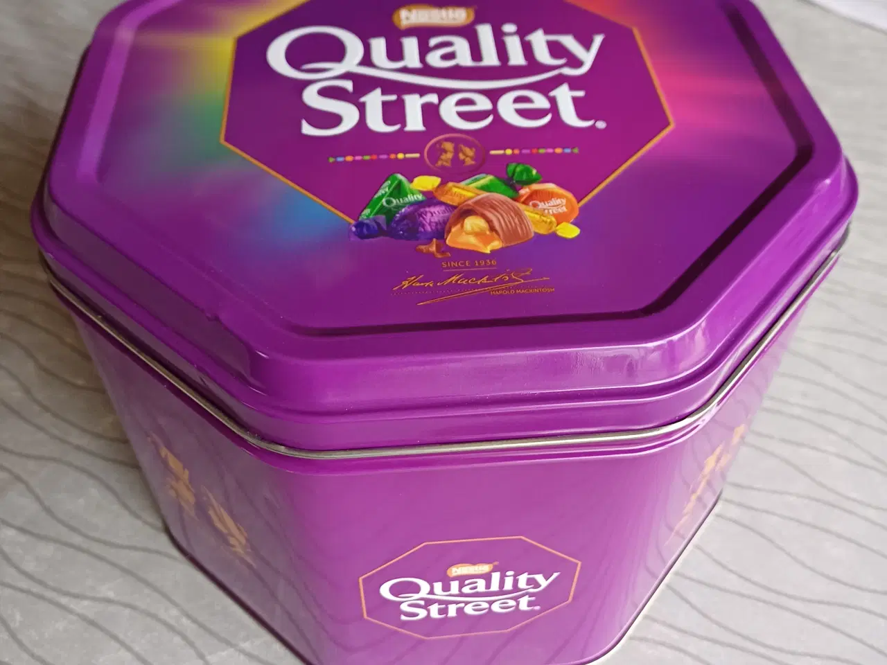 Billede 1 - Quality Street dåse i stor størrelse som ny