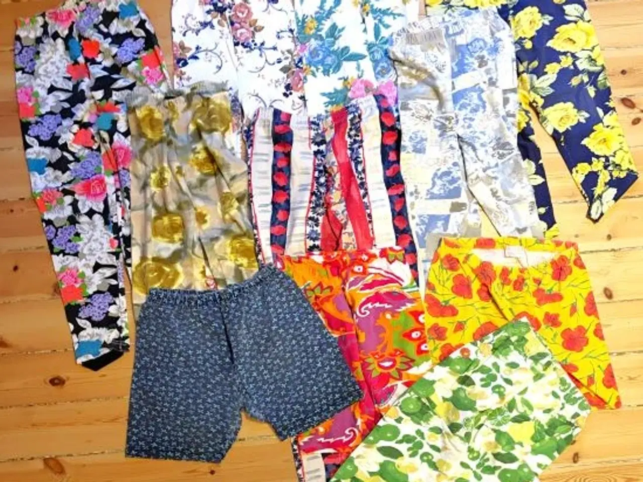 Billede 1 - Masser af blomstrede gamacher / leggins - vælg sel