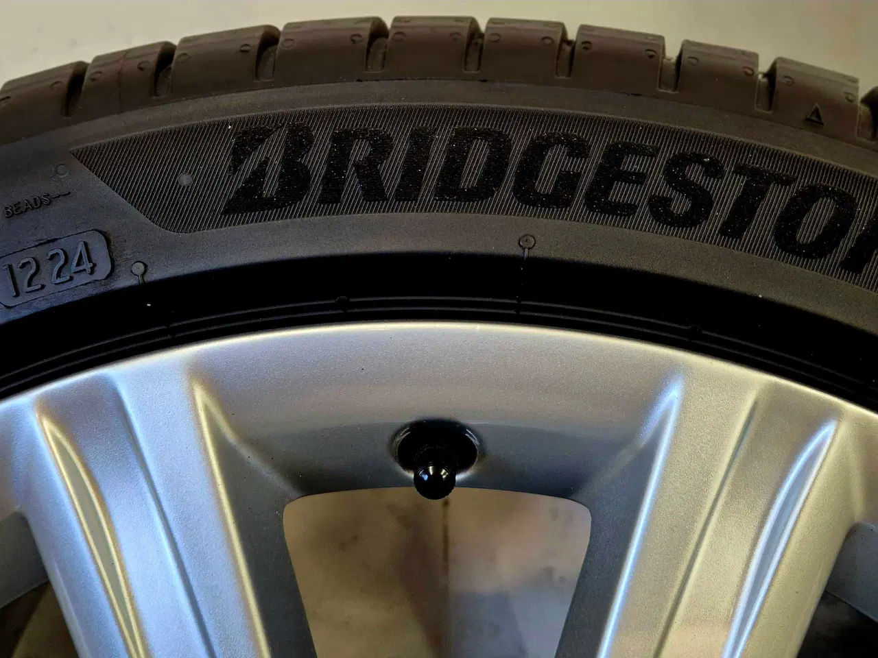 Billede 3 - AUDI A4 / A5 / A6 / A7 ORIGINAL ALUFÆLGE MED NYE S