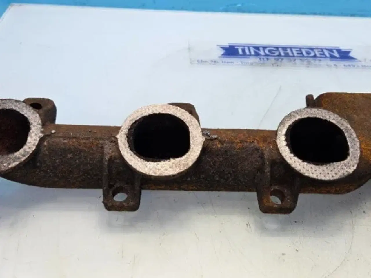 Billede 3 - New Holland  675TA   Udstødningsmanifold  87802798