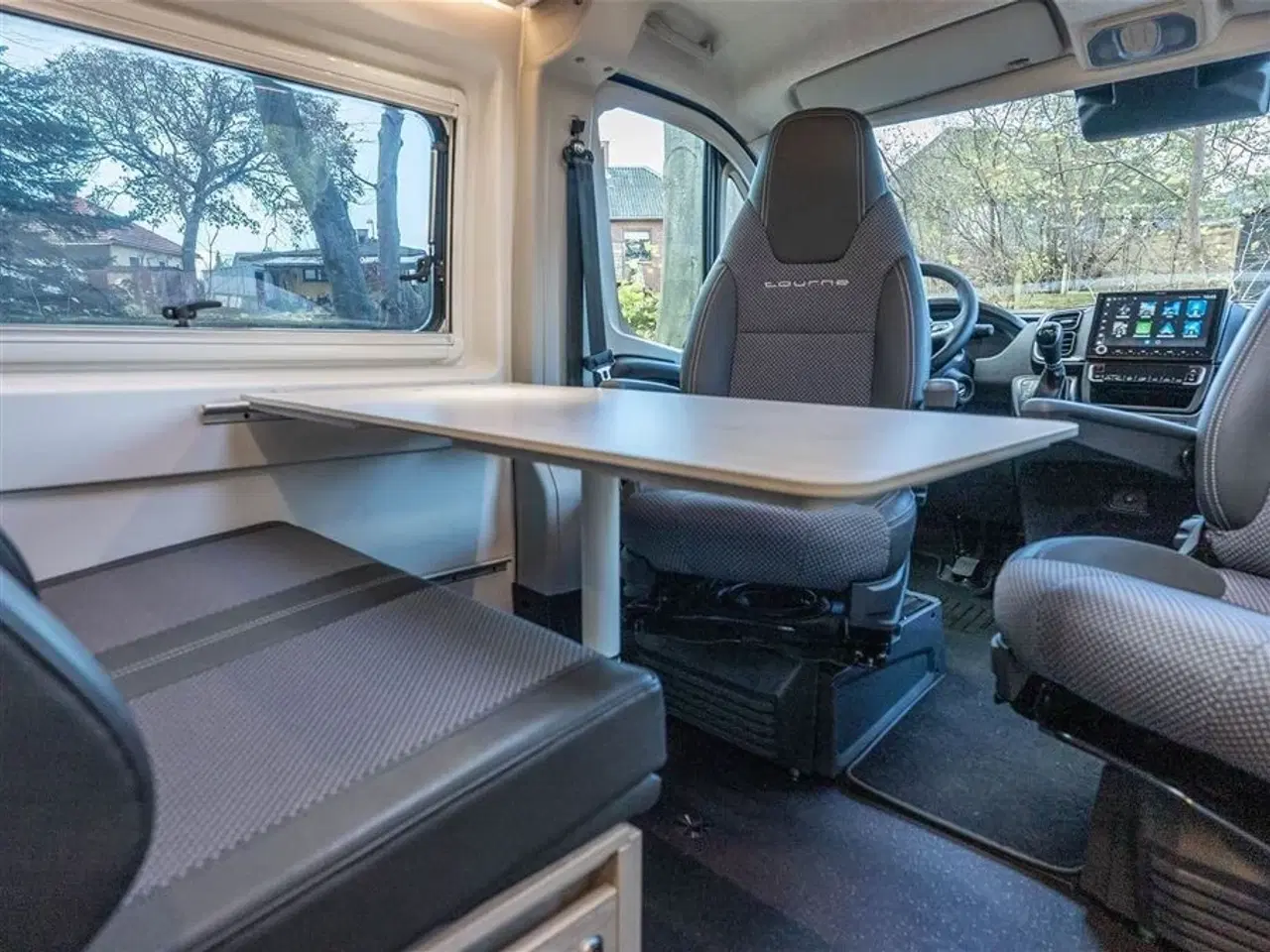 Billede 9 - 2026 - Tourne 6.4 Cruise aut. gear - Black