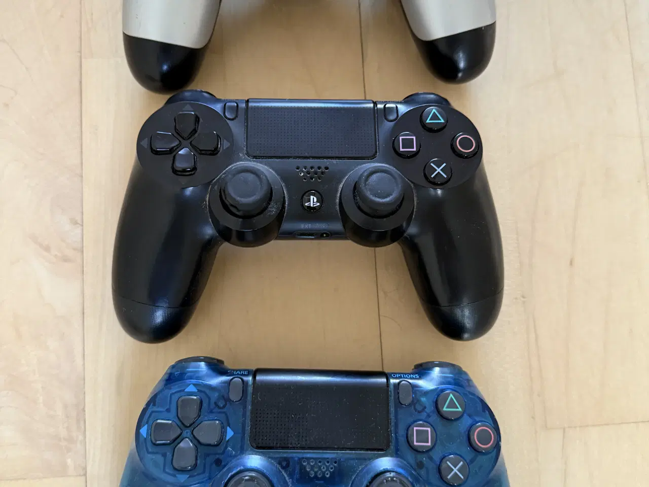 Billede 3 - PS4 , 6 spil samt 3 controlers