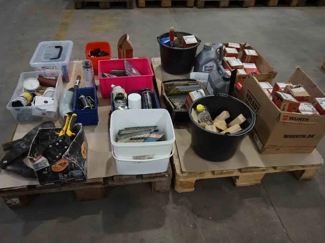 Billede 6 - 2 paller med hyldevarer fra firmabil